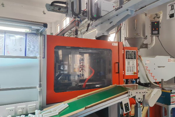 Ebestron injection-molding production line for two-component adhesive consumables